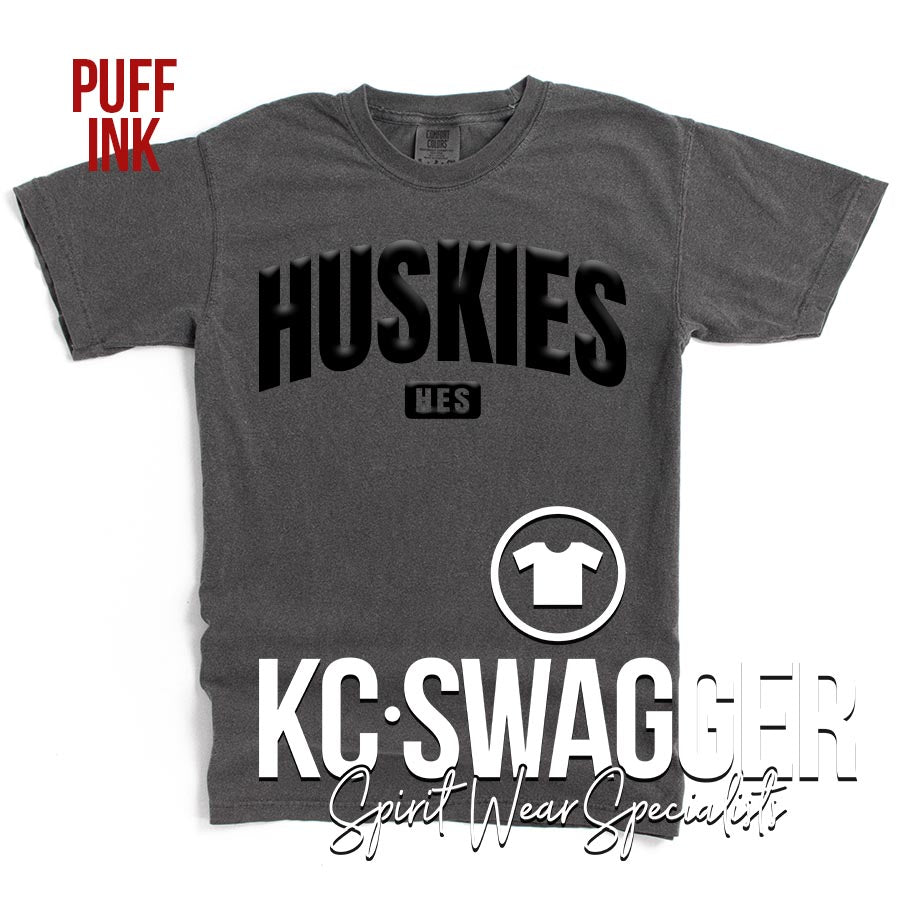 HES HUSKIES PEPPER COMFORT COLORS TEE